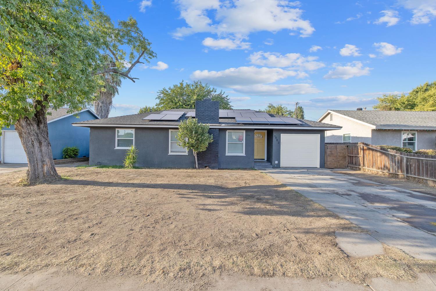 3803 E Clinton Ave, Fresno, CA 93703