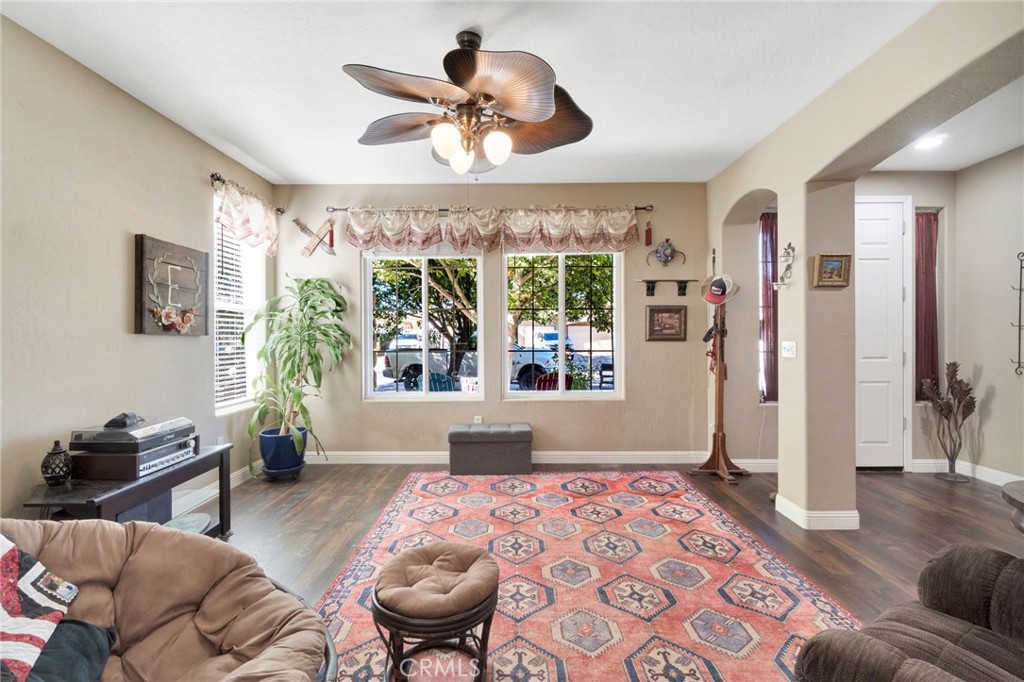 6367 E Dayton Ave, Fresno, CA 93727