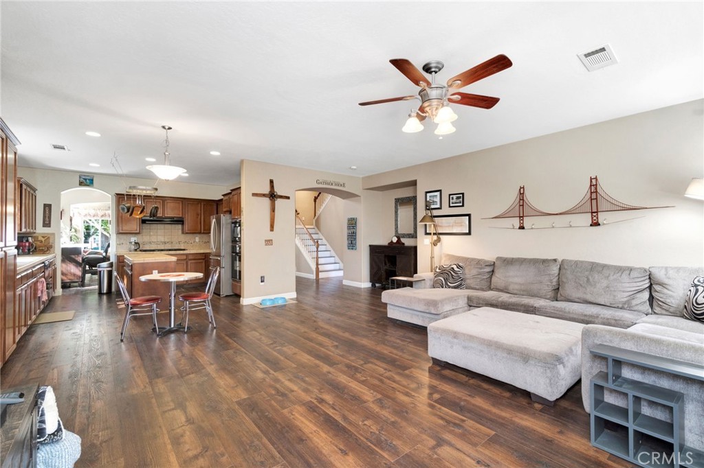 6367 E Dayton Ave, Fresno, CA 93727