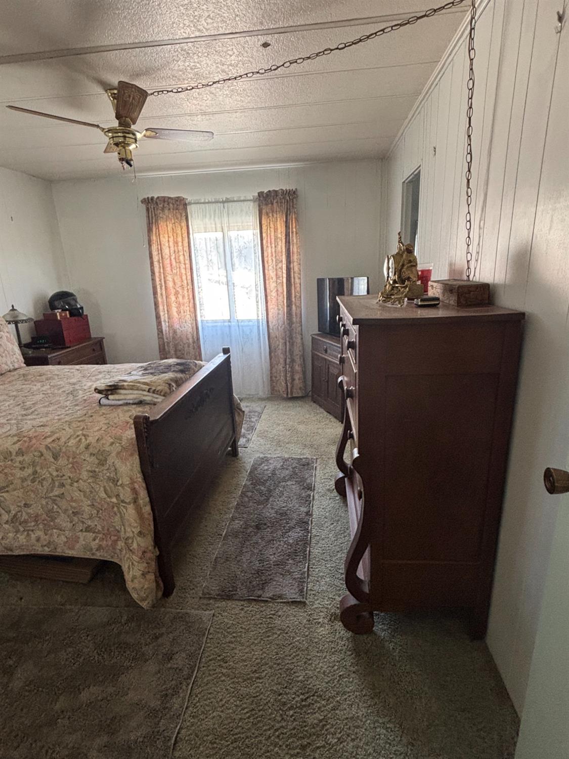 339 N Frankwood Ave #24, Sanger, CA 93657