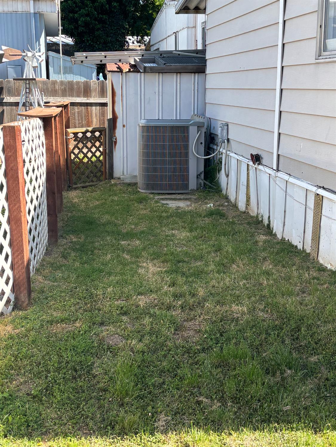 339 N Frankwood Ave #24, Sanger, CA 93657