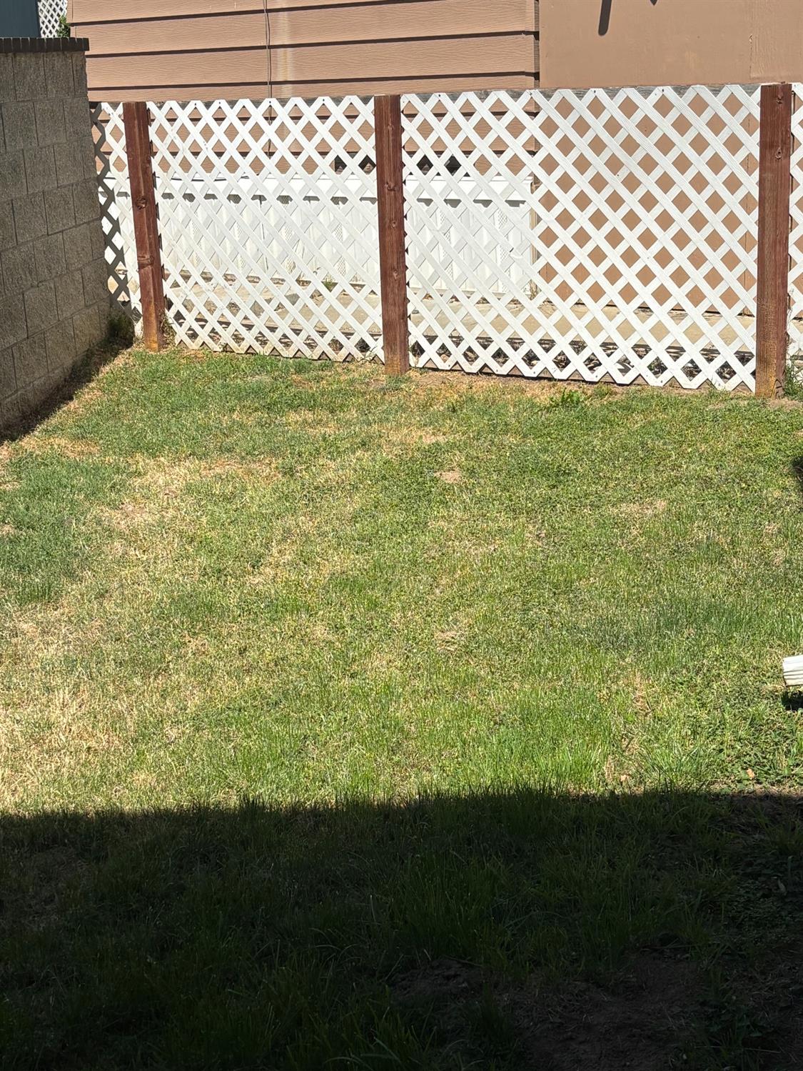339 N Frankwood Ave #24, Sanger, CA 93657