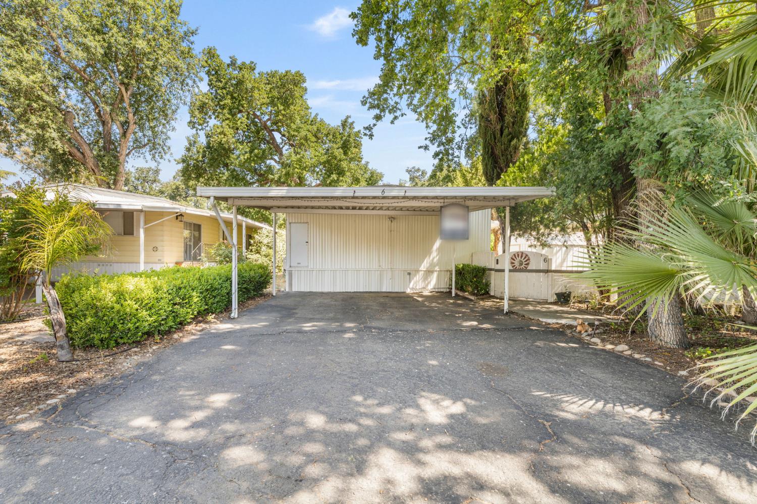 339 N Frankwood Ave #6, Sanger, CA 93657