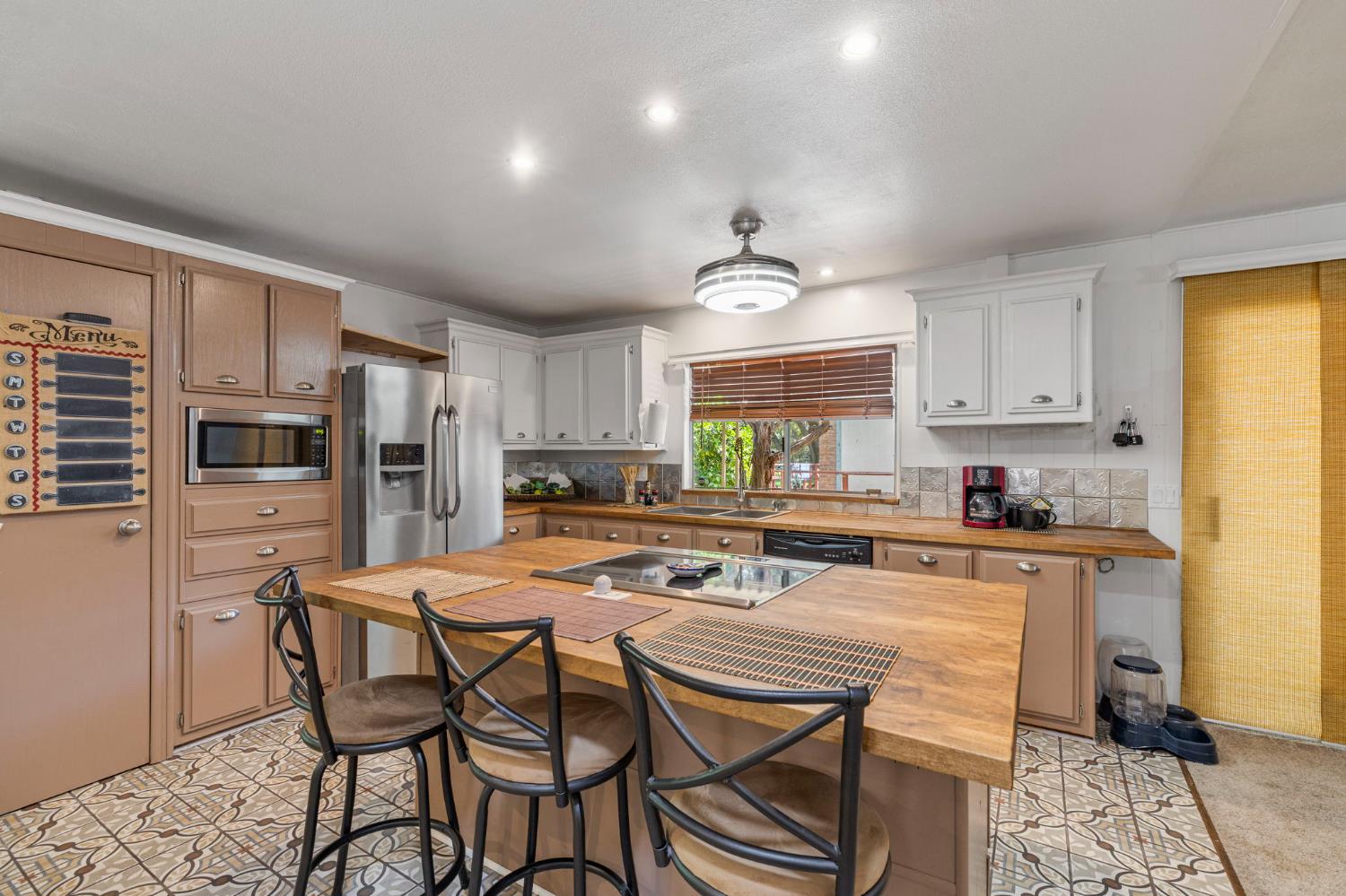 339 N Frankwood Ave #6, Sanger, CA 93657
