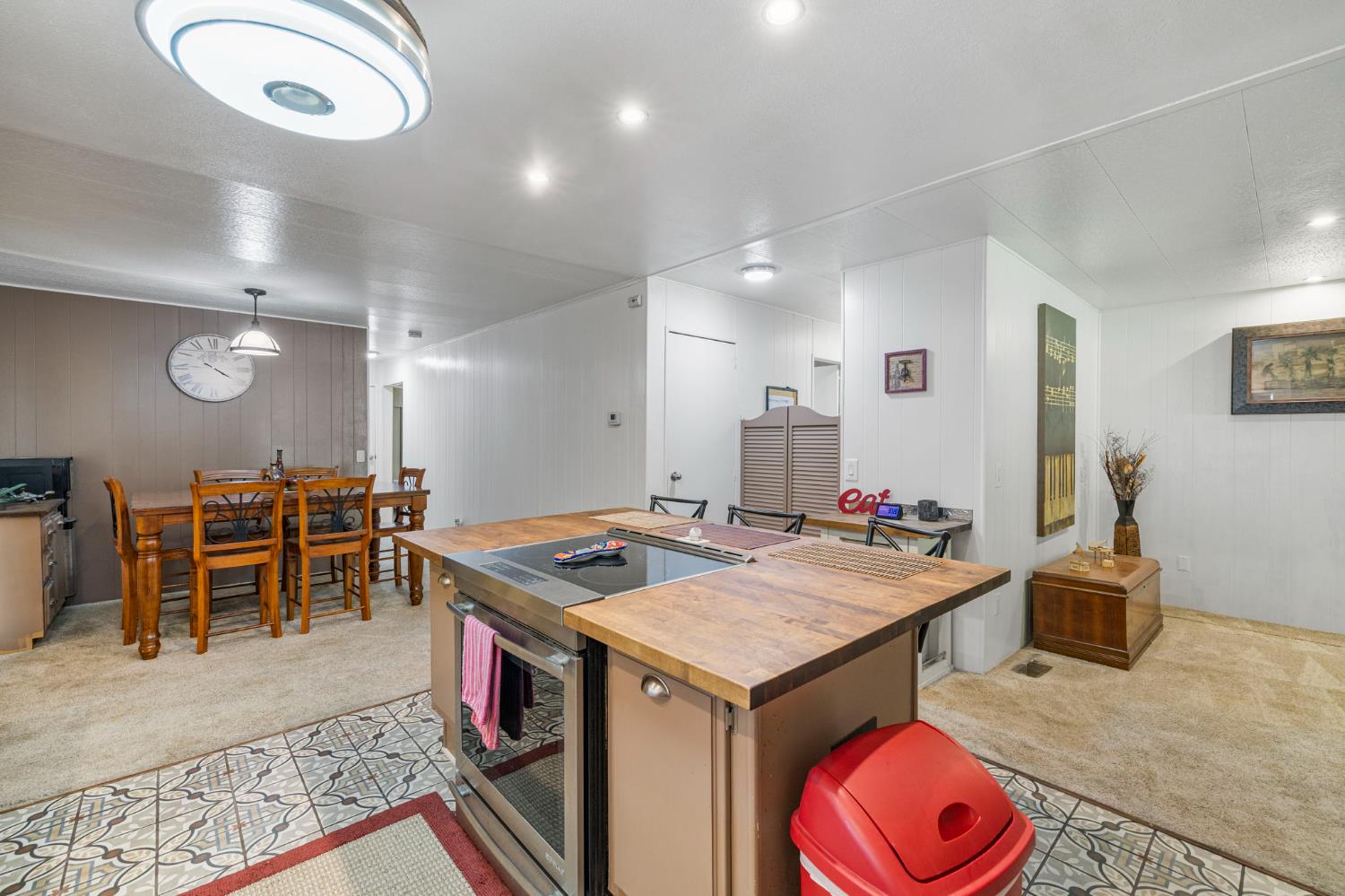 339 N Frankwood Ave #6, Sanger, CA 93657