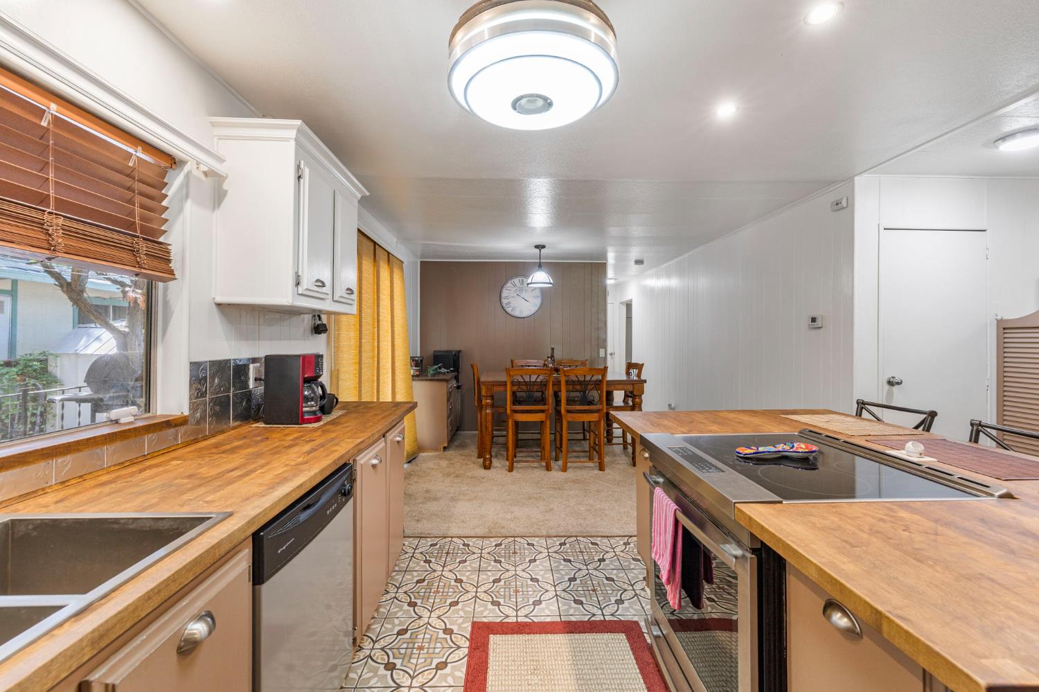 339 N Frankwood Ave #6, Sanger, CA 93657
