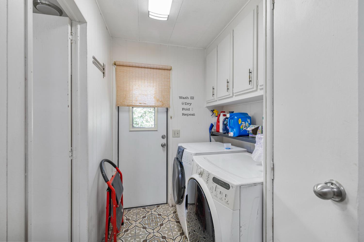 339 N Frankwood Ave #6, Sanger, CA 93657