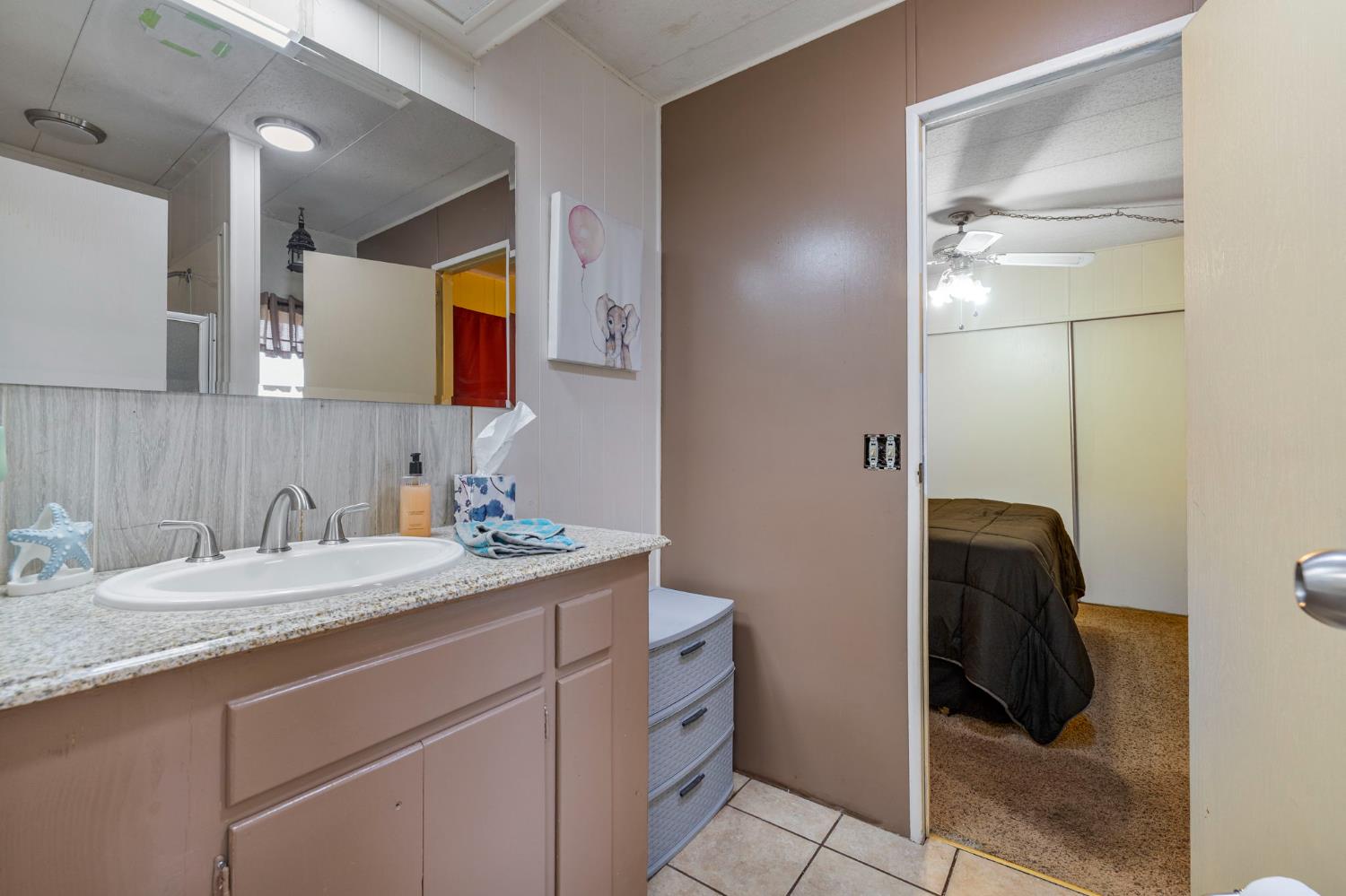 339 N Frankwood Ave #6, Sanger, CA 93657