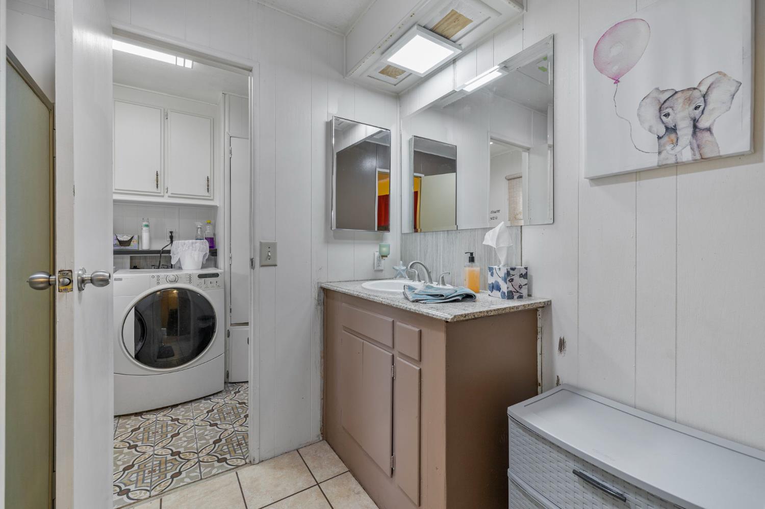 339 N Frankwood Ave #6, Sanger, CA 93657