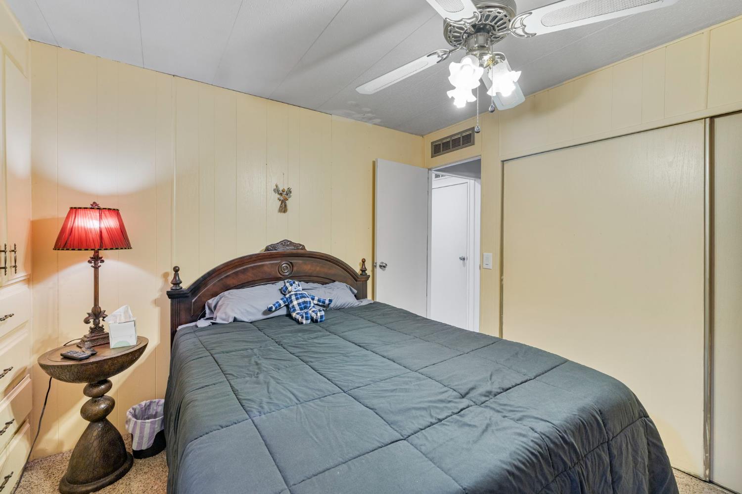 339 N Frankwood Ave #6, Sanger, CA 93657