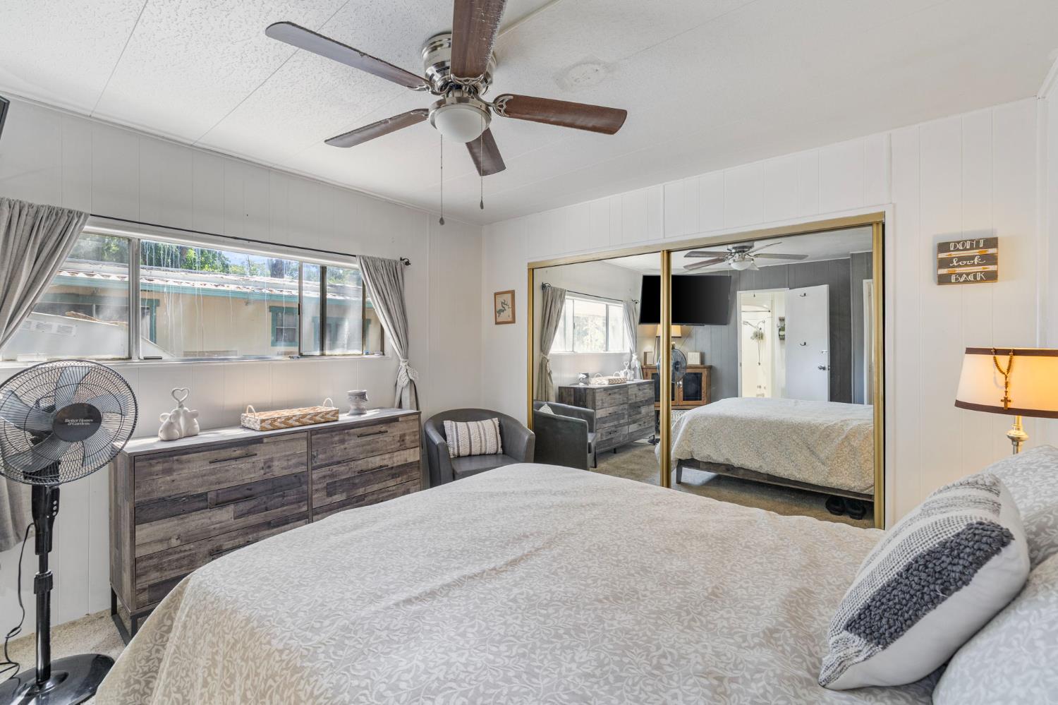 339 N Frankwood Ave #6, Sanger, CA 93657