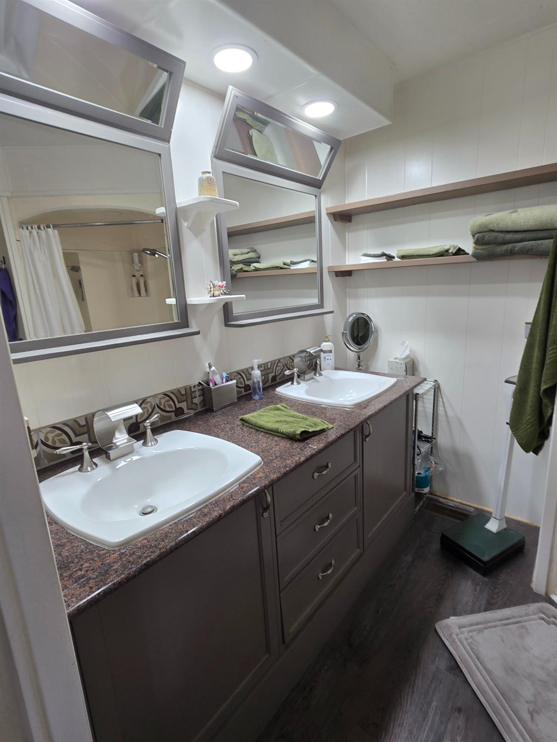 339 N Frankwood Ave #6, Sanger, CA 93657