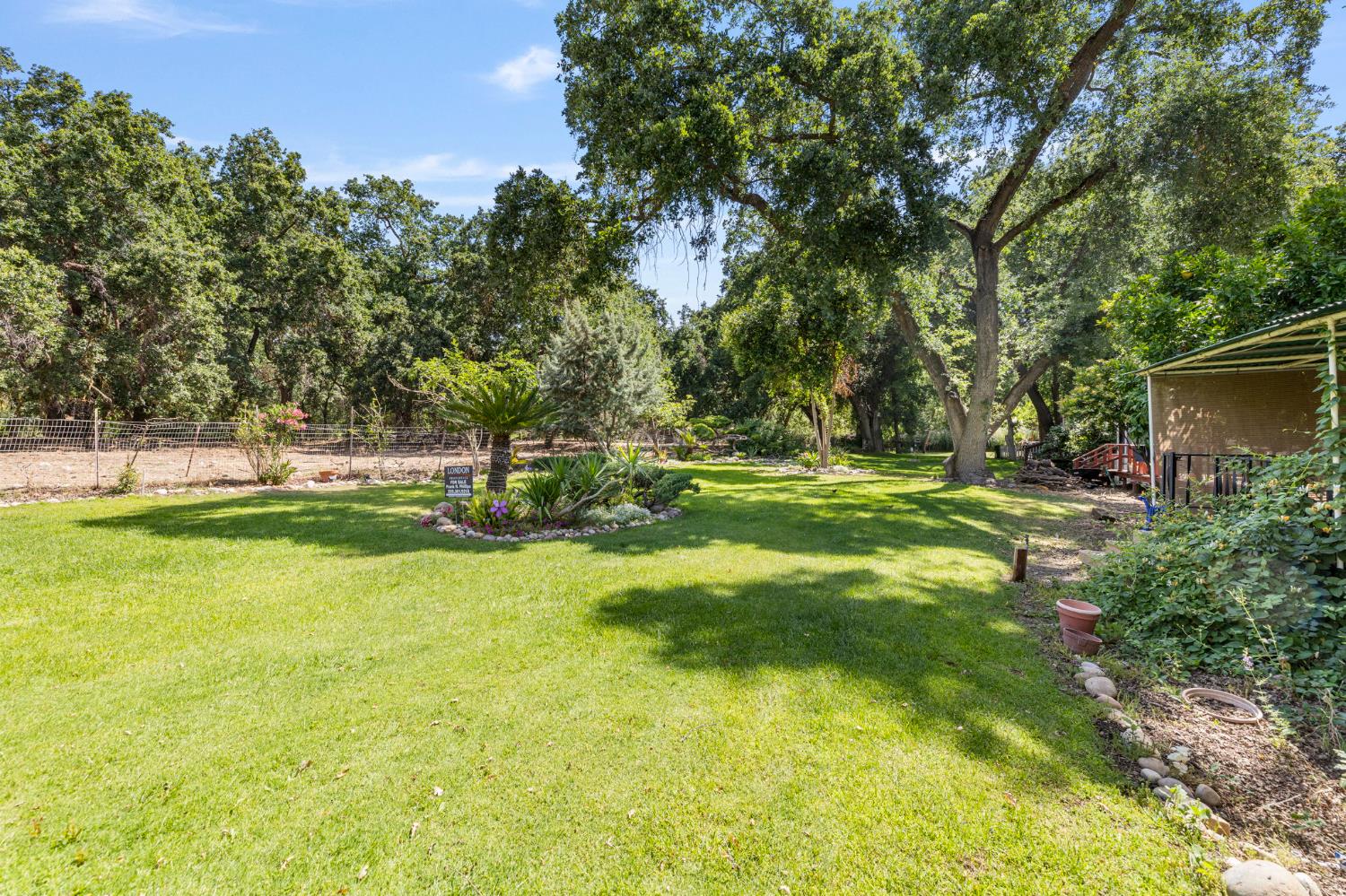 339 N Frankwood Ave #6, Sanger, CA 93657
