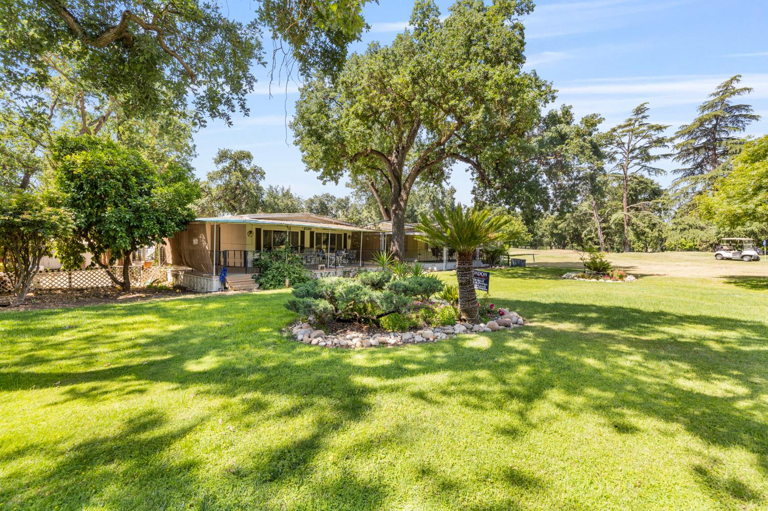 339 N Frankwood Ave #6, Sanger, CA 93657