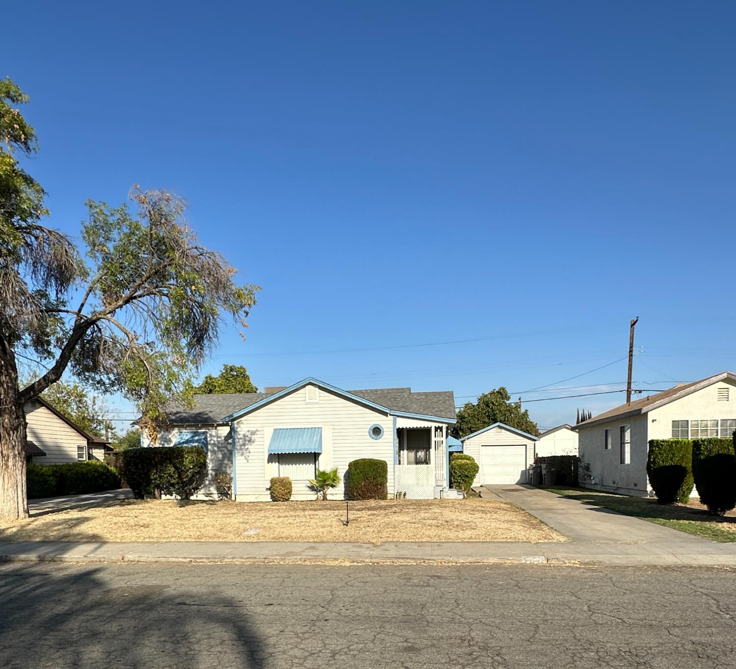 2042 E Mayfair Dr