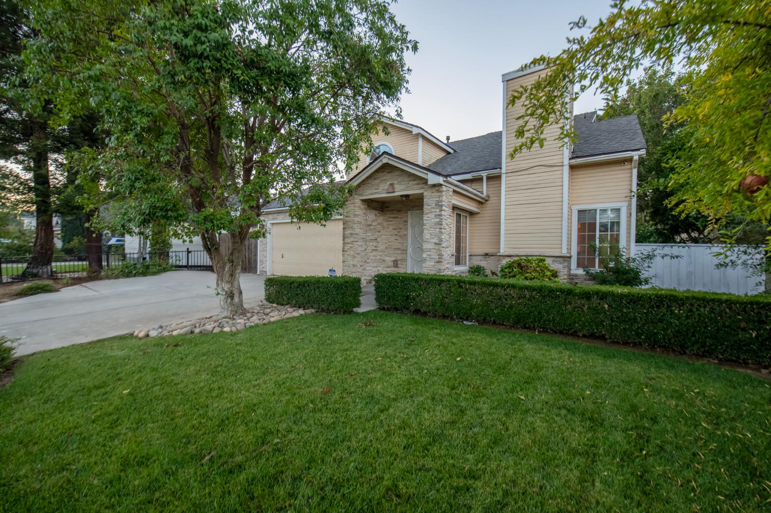4739 W Bellaire Way