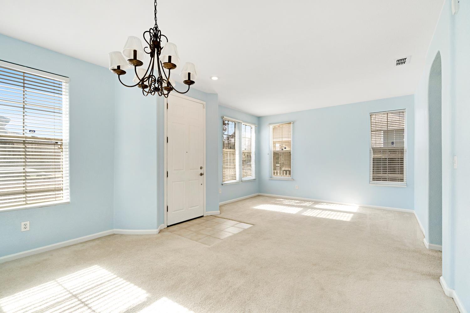 1049 Stanford Ave, Madera, CA 93637