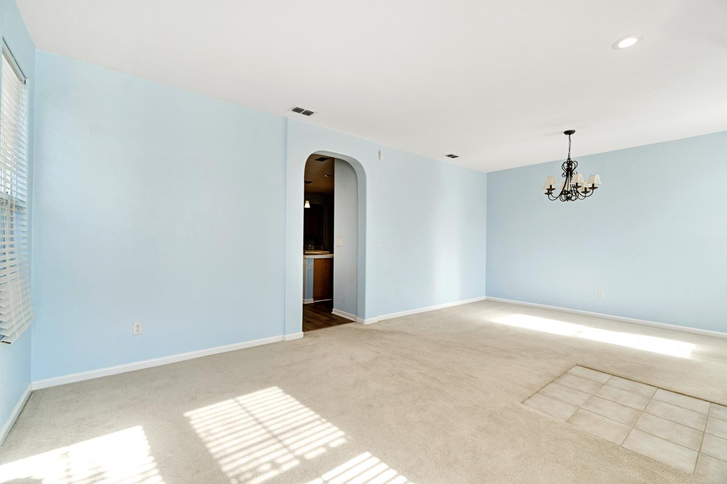 1049 Stanford Ave, Madera, CA 93637