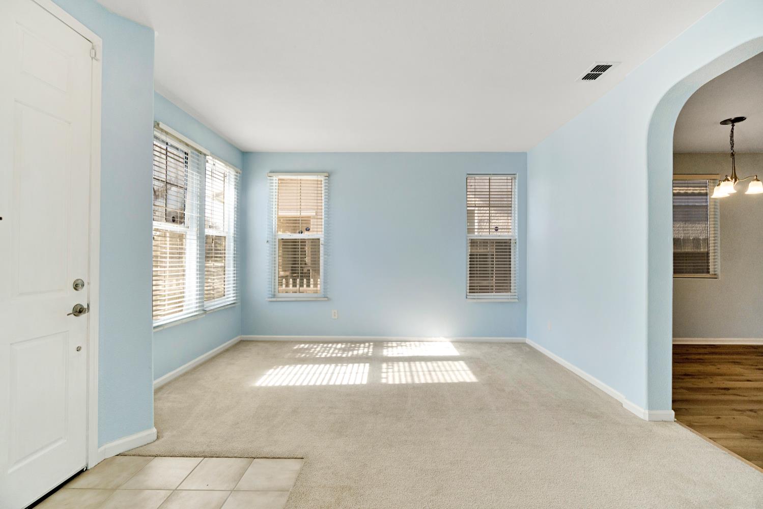 1049 Stanford Ave, Madera, CA 93637