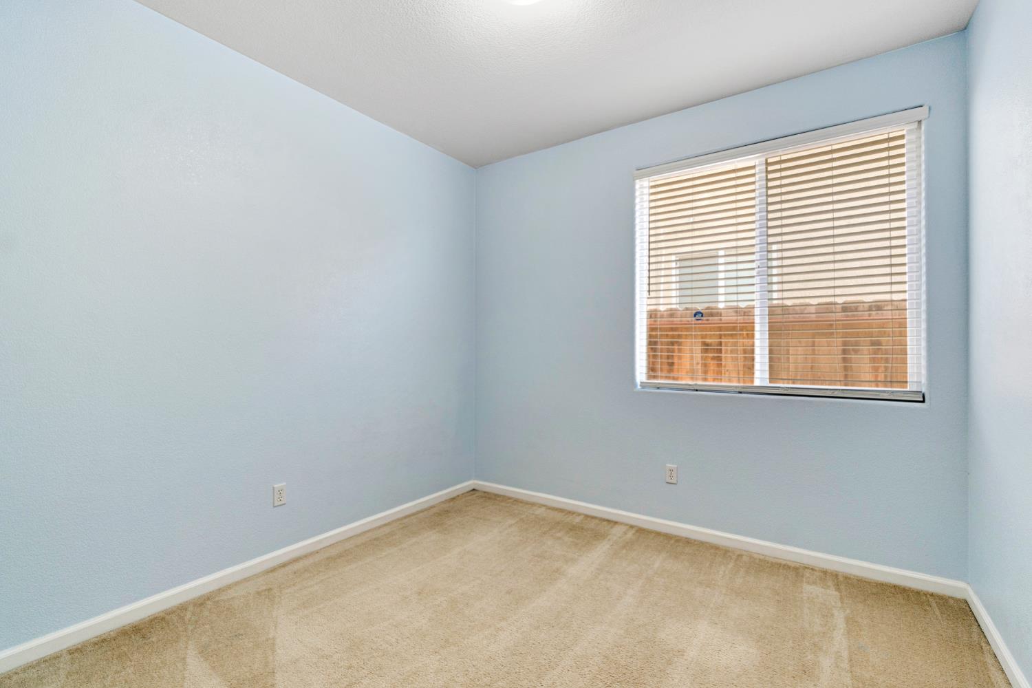 1049 Stanford Ave, Madera, CA 93637