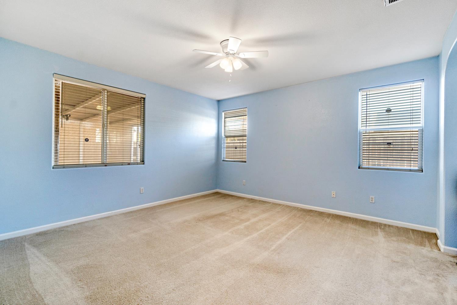 1049 Stanford Ave, Madera, CA 93637