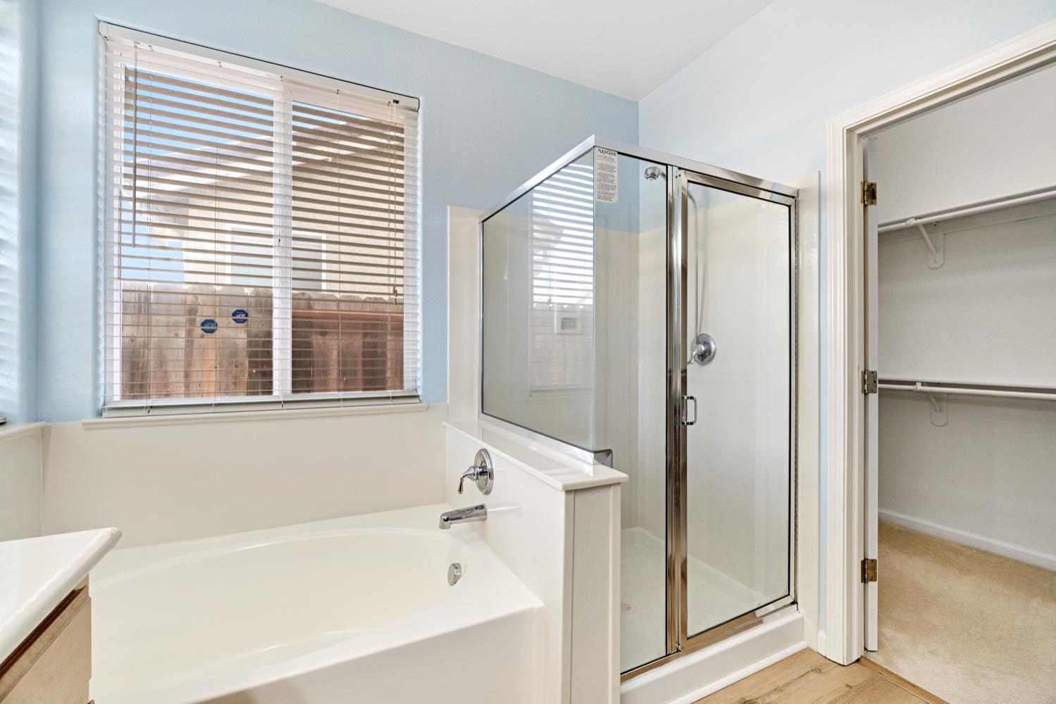 1049 Stanford Ave, Madera, CA 93637