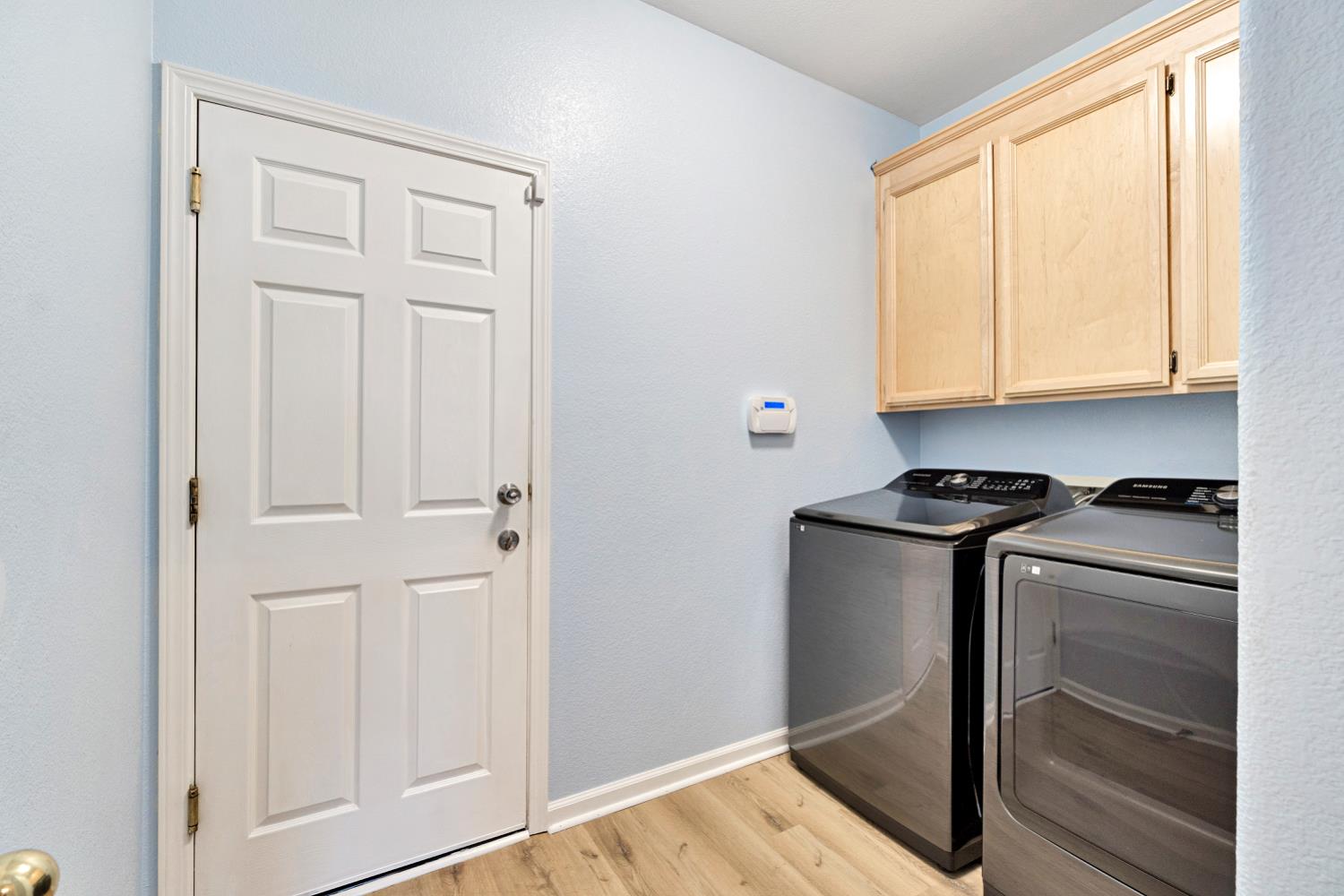 1049 Stanford Ave, Madera, CA 93637